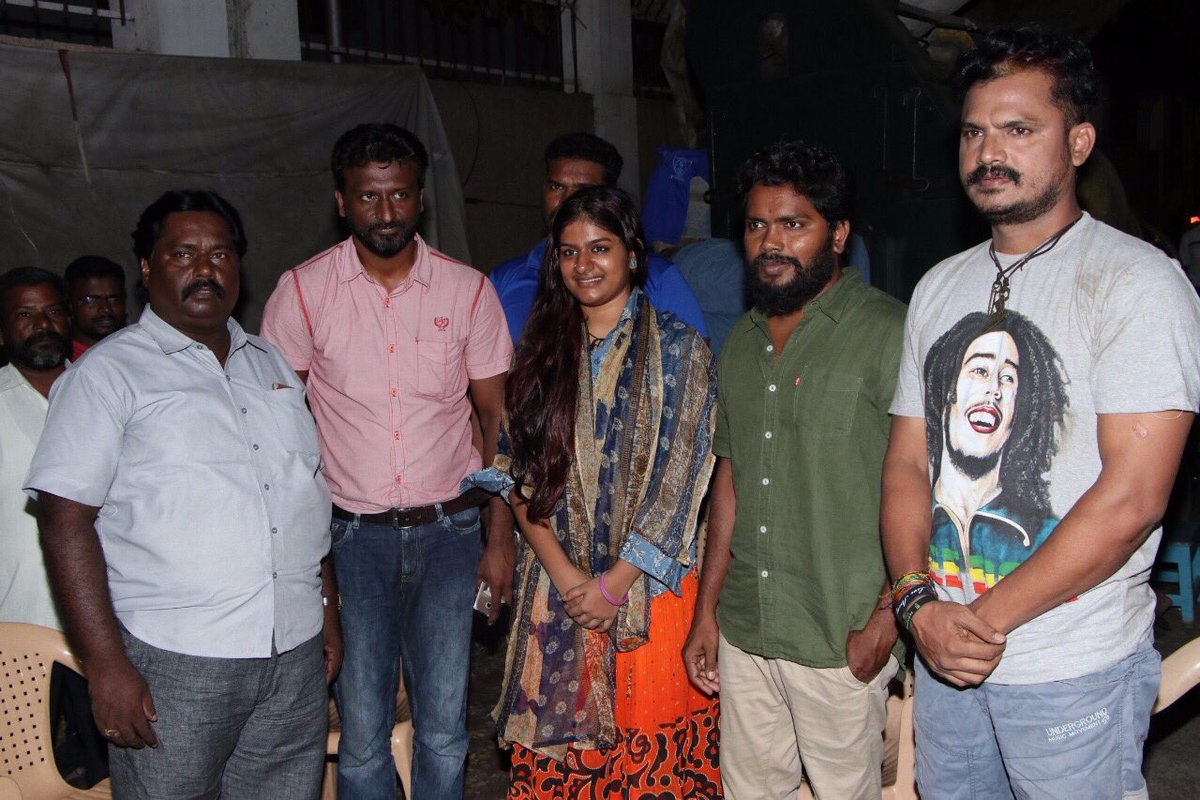hemananth_pro's tweet photo. Director @beemji says an Action & Cut For #பற #Para movie
Directed by #Keeraa
Produced by #VarnalayaCineCreations
#FavincePaul & #RishiGanesh @Poet_UmaDevi #Snehan @editorsabu @GopiCinePRO https://t.co/GfKiFS7VFX