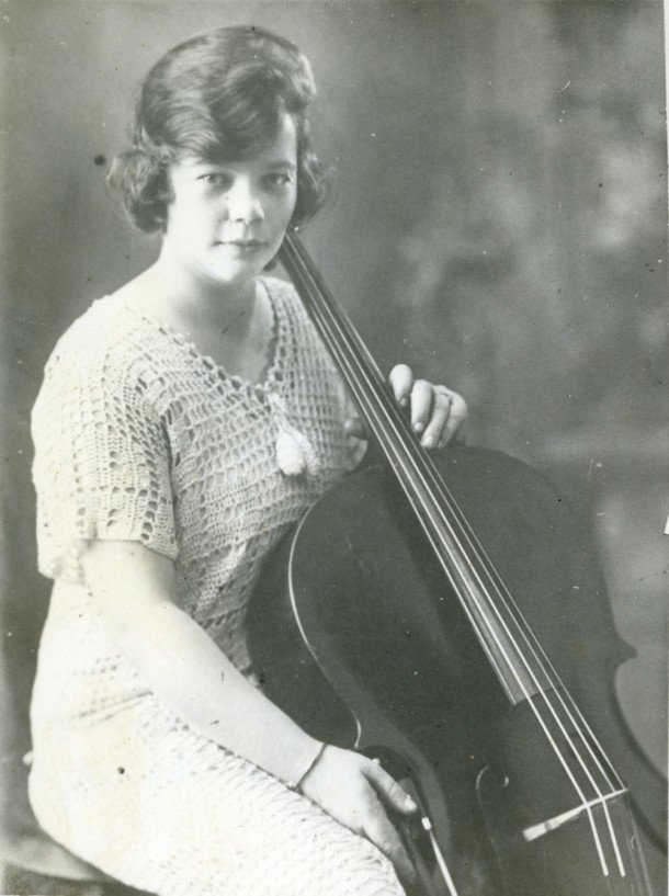 The story of how a rising musical star left behind the life of a city celebrity for a pioneer farm in 1925: bit.ly/2z1nrC2