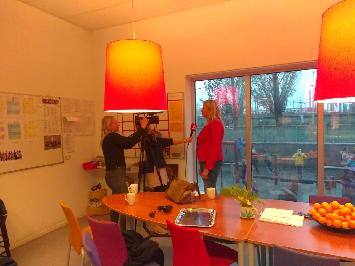 Startup_Adam's tweet image. Tune it to @AT5 today at 17:00 to hear an interview with our #Coding4Amsterdam lead, @Ronilla. Find out how we're bringing a #coding curriculum to #Amsterdam's primary schools!