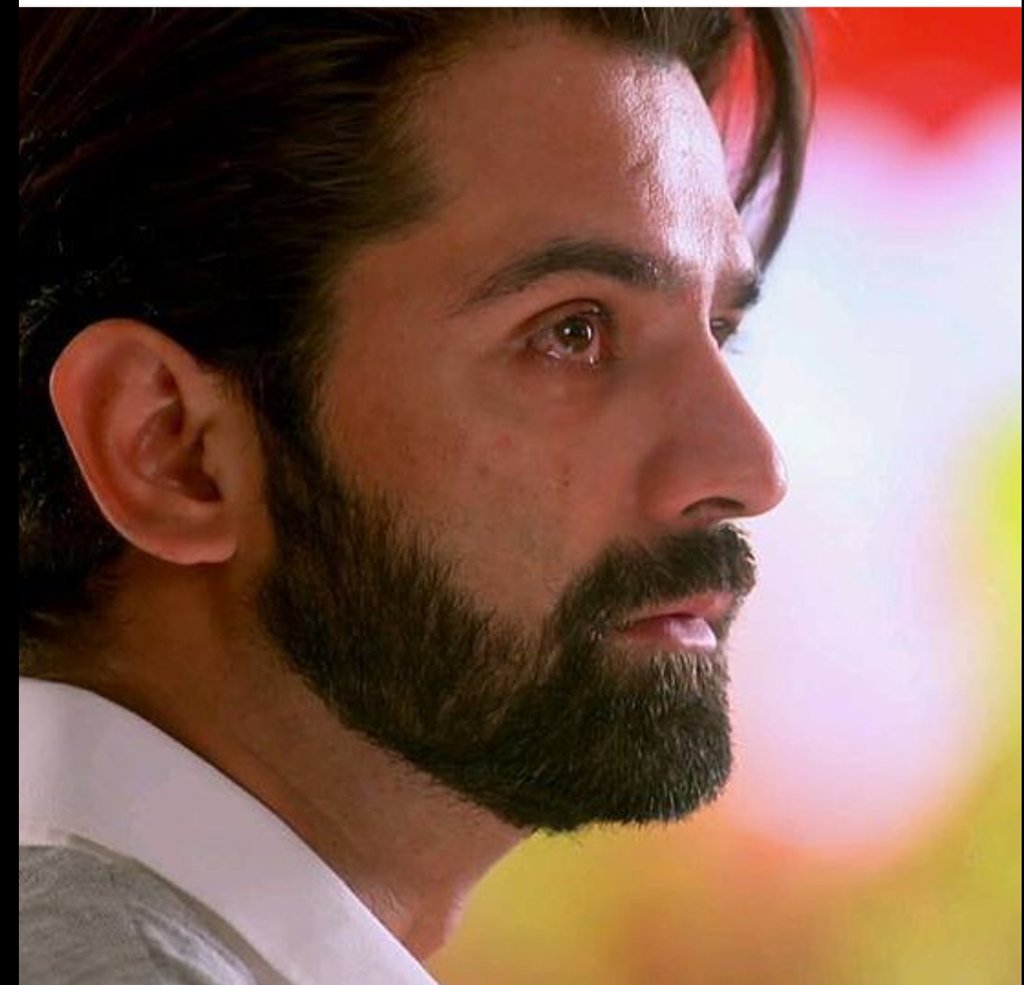 BarunInt's tweet photo. 👑He is the undisputed king of small screen. I vote Barun Sobti #BarunSobti #AsjadNazirsexylist2017 @asjadnazir https://t.co/nkQpaaJE0a