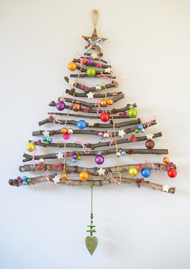 Kersttrend's tweet photo. alternatieve #kerstboom , gemaakt van takken en lint. Versieren en opsmukken naar eigen idee. #kerst #knutseltip #decoratie https://t.co/s0FRpXUnch