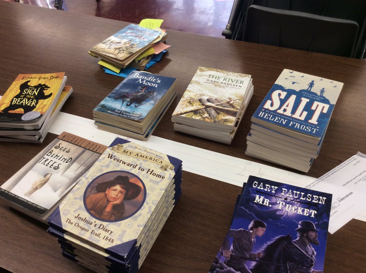 AnneSchoelz's tweet photo. We had student led book discussions! #MrTucket #BanditsMoon #westwardtohome @RUSBLVD @cpslibrarymedia https://t.co/2fTzjB2CFD