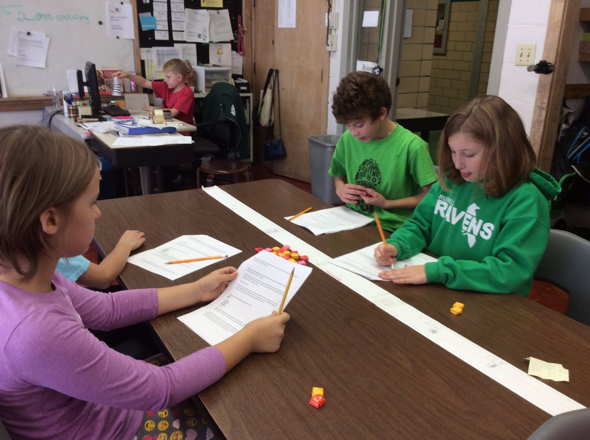AnneSchoelz's tweet photo. We had student led book discussions! #MrTucket #BanditsMoon #westwardtohome @RUSBLVD @cpslibrarymedia https://t.co/2fTzjB2CFD