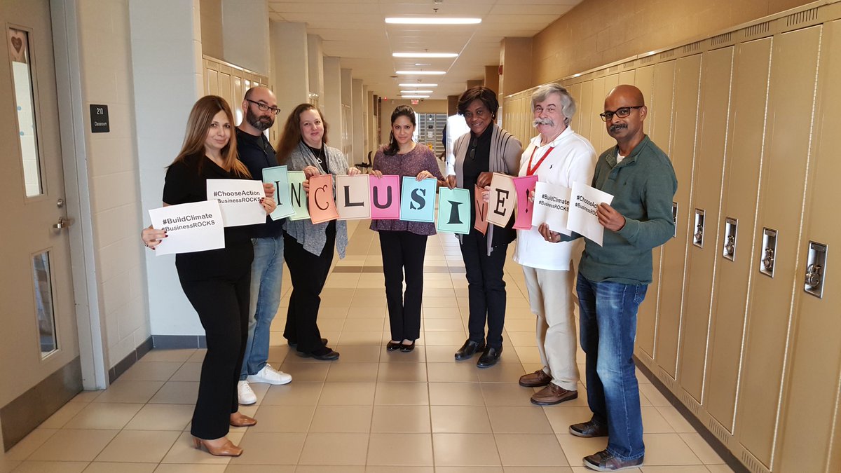 MsRLotey's tweet photo. We work together to ensure we're inclusive! #differentposes #noticethepaper #noticethefonts #BuildClimate #ChooseAction #Bullyingawarenessweek #shssbusiness @SandalwoodH_SS @SandalwoodDECA @PeelSchools @ClimatePeel https://t.co/hIPkUSoLyi