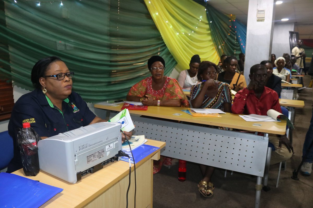 enviupdatelasg's tweet photo. Over 250 participants are present for this training, after which they are to teach adult Learners in Literacy centres across Lagos State. #EkoNkeKoo #LagosIsLearning https://t.co/ZUG4w6DaSX