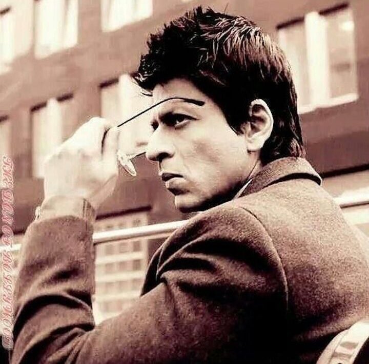 SRKUniverse's tweet photo. “If you get bored with the person you married for love, there's something wrong with you - not with that person.” #KingSays https://t.co/qG38zsTmIl