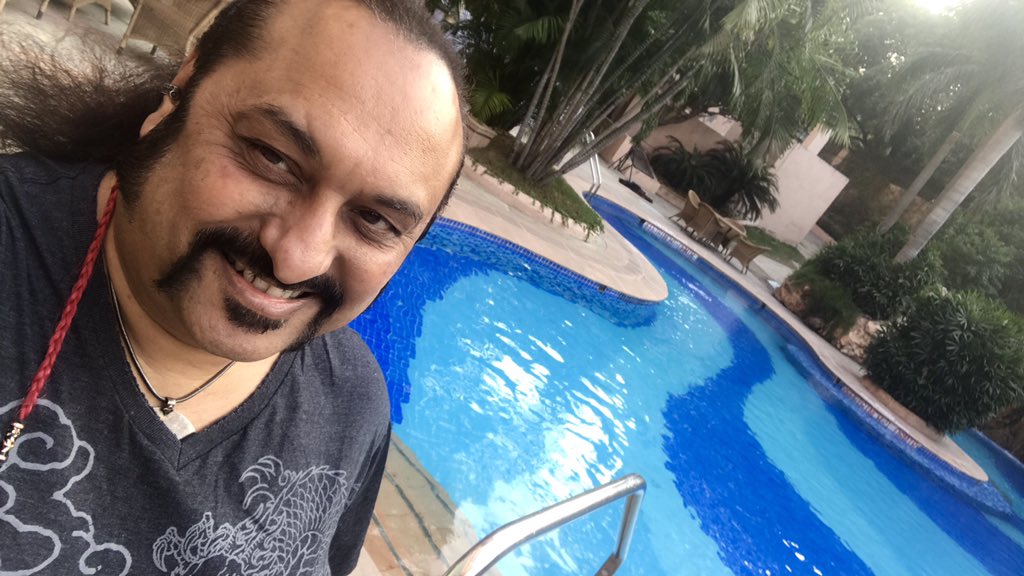 LesleLewis's tweet photo. All Set for my Performance @Depot_48 tomorrow Nov 22nd .. Here hanging by the poolside with my AllStarBand 😊 https://t.co/doX3YrXavq