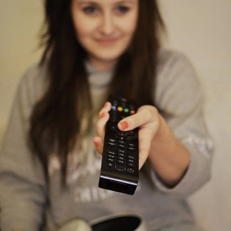 Farfalla_UK's tweet photo. Today is World Television Day 📺 #pickupthatremote #worldtelevisionday #television #tv #whatsyourfavouriteshow #TuesdayThoughts #TuesdayNews #farfalla_uk https://t.co/uyB0dYoxhk