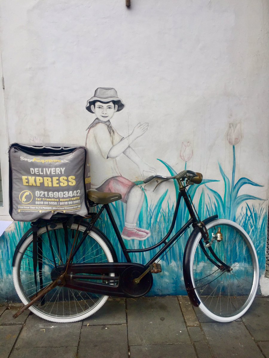 DivsiGupta's tweet photo. Jakarta has it's quirky corners : street art splashed on the streets or bustling cafes with quaint interiors. If you thought the city was only about traffic &amp; skyscrapers here is the other side of the city! #wonderfullindonesia #travel #indonesia #jakarta https://t.co/5sIKOQbvln
