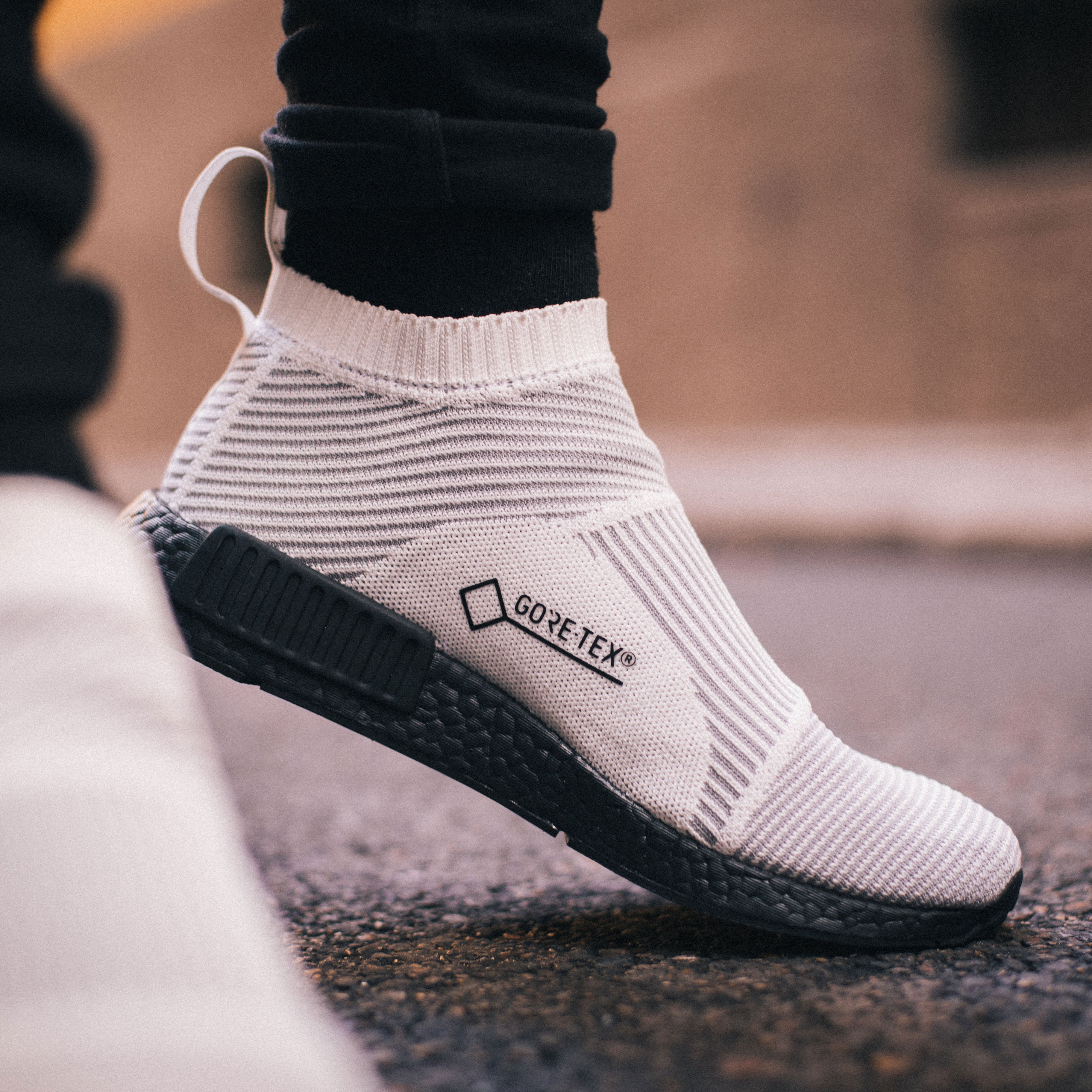 FOOTDISTRICT no Twitter: "adidas NMD CS1 "Gore-Tex" available now. Buy online: https://t.co/HV0upTazTM" /