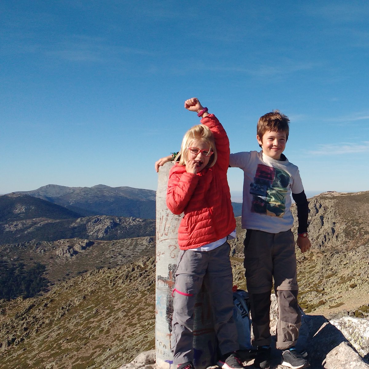 milanimarcos's tweet photo. Sunday hiking out of the city to La Maliciosa. 7306 Ft. and 3000 Ft. of vertical ascent. Proud of my kids. #Madrid Greetings @patagonia. https://t.co/DYlaoYBkfV