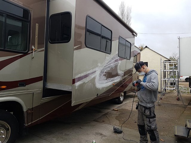 It's all going on down in the workshop today: arcairstreams.co.uk/blog/2017/11/a…