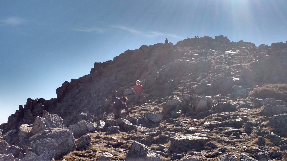 milanimarcos's tweet photo. Sunday hiking out of the city to La Maliciosa. 7306 Ft. and 3000 Ft. of vertical ascent. Proud of my kids. #Madrid Greetings @patagonia. https://t.co/DYlaoYBkfV