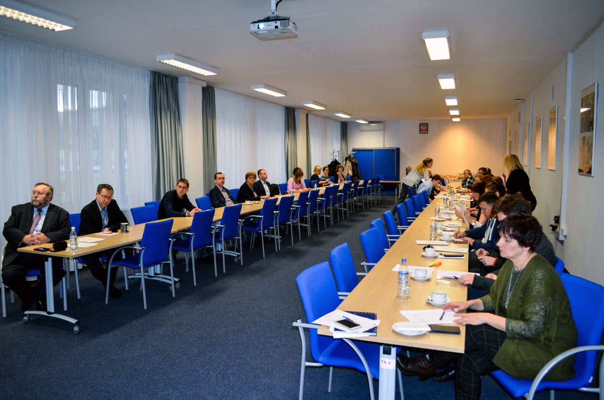 CYFRA_GOV_PL's tweet photo. W @MC_GOV_PL trwają szkolenia z przygotowywania i otwierania danych publicznych. Wszystko w ramach projektu „Otwarte dane – dostęp, standard, edukacja” #otwartedane #opendata #reuse #WCAG Więcej o projekcie na https://t.co/Me3pHtg784 https://t.co/5yp4Fzwdr0