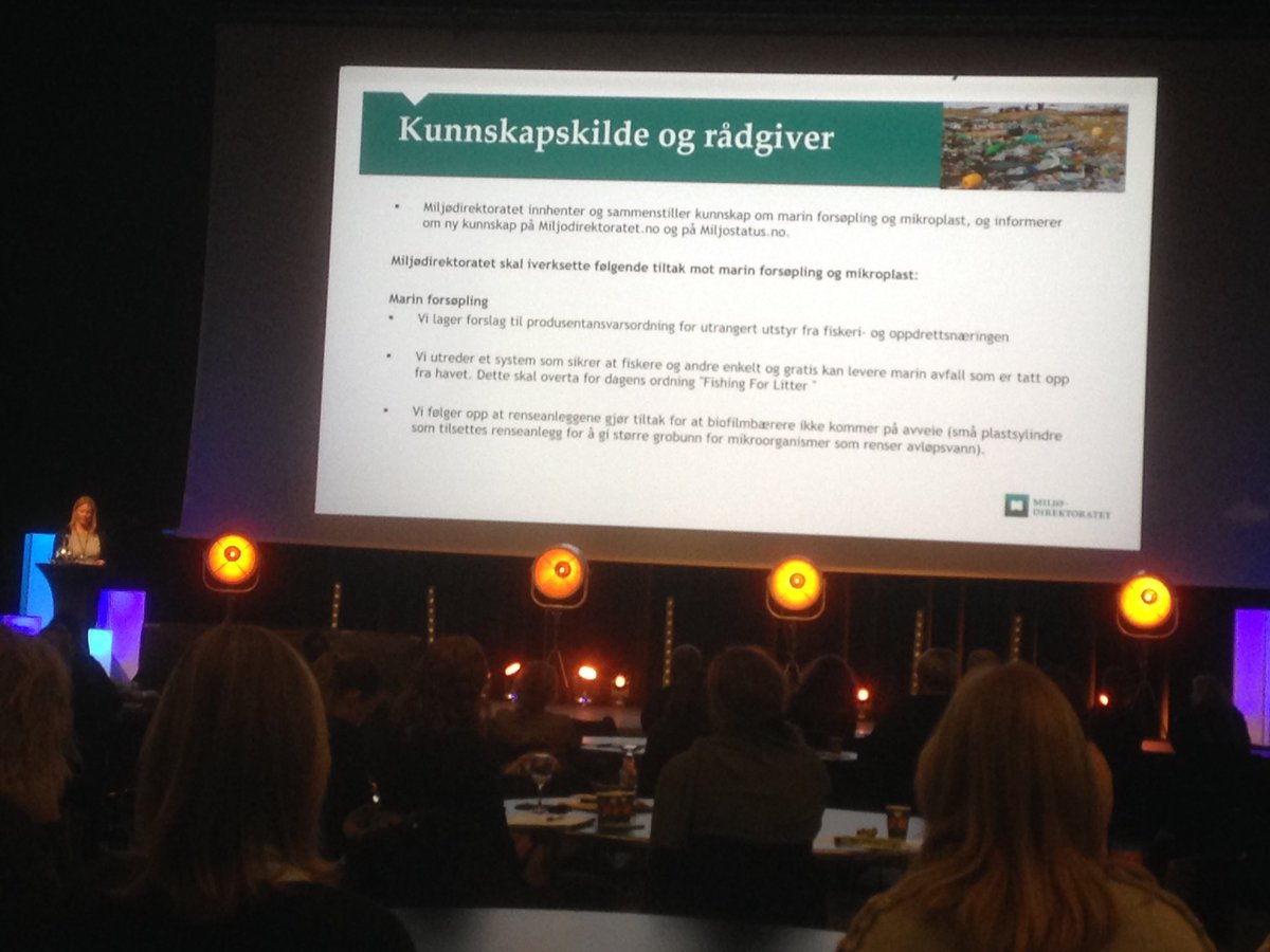 FredrikGMyhre's tweet photo. "I fjor ble det tildelt 60 mill kr til arbeid mot marin forsøpling" sier Lise Langård i @miljodir på #kjemikaliedagene hos @NorskIndustri. Vi trenger større satsing, ikke kutt i #statsbudsjett sier @WWFNorge!  #nullvisjon https://t.co/dops5uFXZD