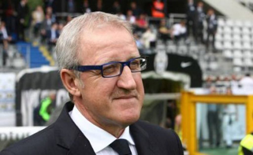 pisto_gol's tweet photo. L’Udinese esonera Gigi Del Neri e di assume il suo 6^ allenatore in tre anni:Massimo Oddo.Lo scorso anno al Pescara vinse una sola partita su 24.A tavolino Ma è bravissimo🤔 https://t.co/7wUfgOmXaF