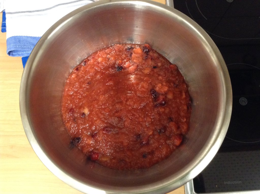 MrsDuublu's tweet photo. We cranberry apple sauce this morning to share #mrsduublusk2 #islk2 https://t.co/c9UwIdReRi