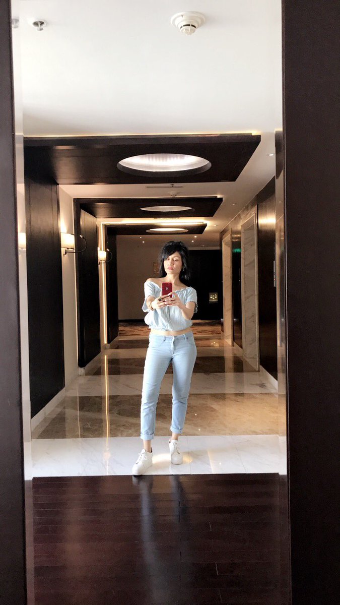 SonuKakkar's tweet photo. Denim on Denim ❤️

#selfie https://t.co/UZn67pa3XB