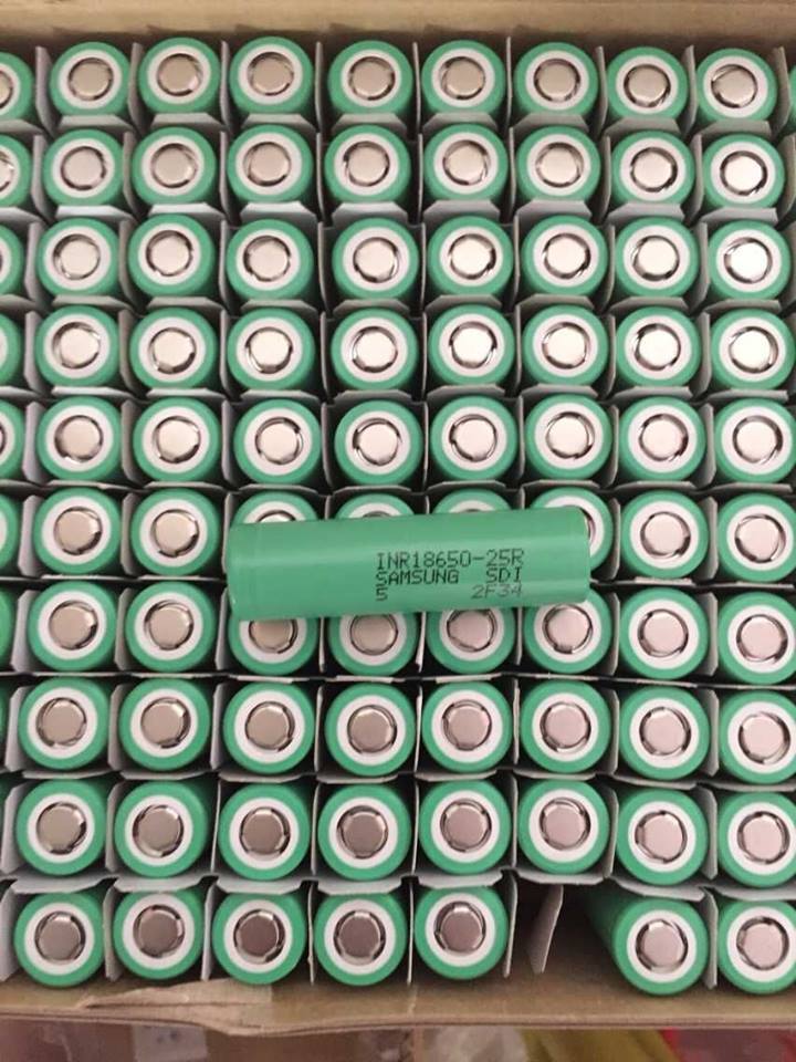 gracechang123's tweet photo. Don't forget to stock up on your #battery #charger before the Holiday season starts.
Happy vaping💨💨. #efanbattery #efancharger #yifangpower #efanvape #vapelyfe #vapedistri #vapewholesale #vapeshop #vapesociety #vapefamily #vapelife #vapestore #vapeworld #vapeallday #vapenation https://t.co/vKjNEJxSJz