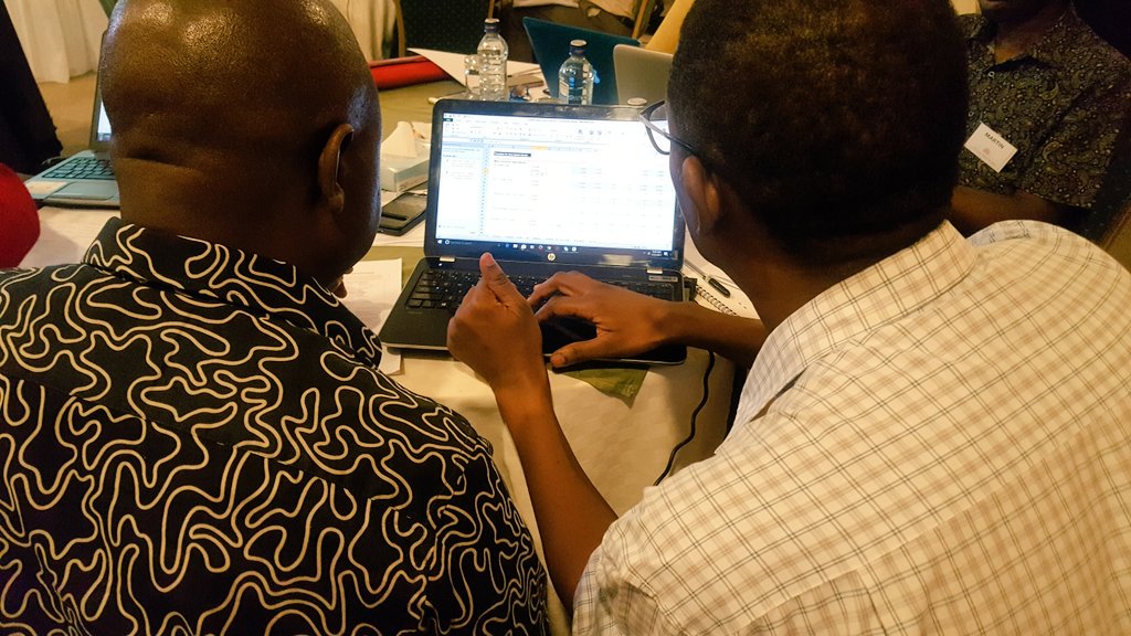 LatticeAfrica's tweet image. You learn best when you practically do stuff. PowerPoint lectures are not only old fashioned, but also ineffective for executive training.