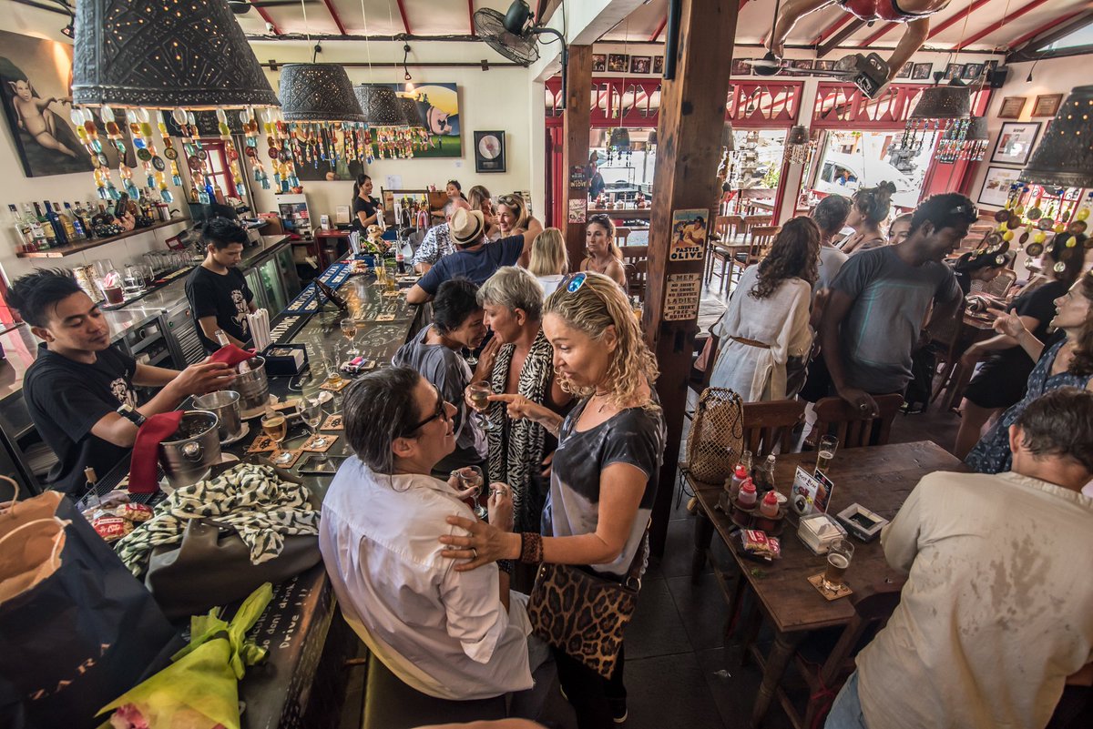 hogwildbali's tweet photo. Twinkle, twinkle little star…
Point me to the wildest bar!!!

#HogWildwithChefBruno #LetsGoHogWild #BatuBelig #WickedRibs #BrutalMartinis #porkribs #martinis #bbq #seminyak #jalanjalankebali #liburandibali #bali #sharethelove #celebratetoday https://t.co/e9txYAsZyK