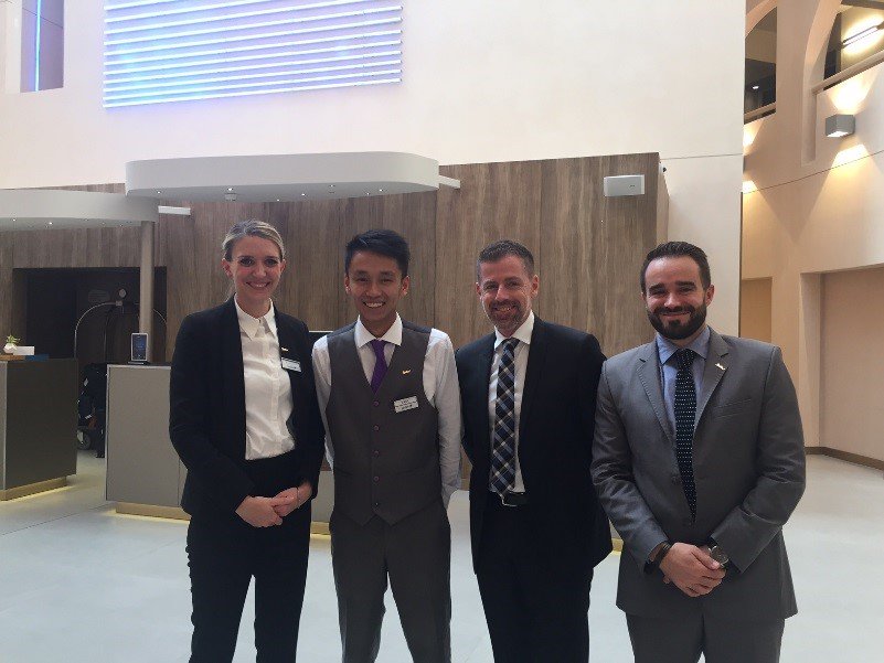 ranabadarani1's tweet photo. Il s'appelle Paul, et il a été élu par ses collaborateurs "meilleur employé de l’année 2017 @RadissonBluLyon ". Son rêve est d'ouvrir son hôtel au Vietnam, son pays natal. @ComUnReve_MH l'accompagne dans cette démarche. #reconnaissance #rêves #RH #bonheur 
https://t.co/gXLKDd3hAH https://t.co/pho9LGfadI
