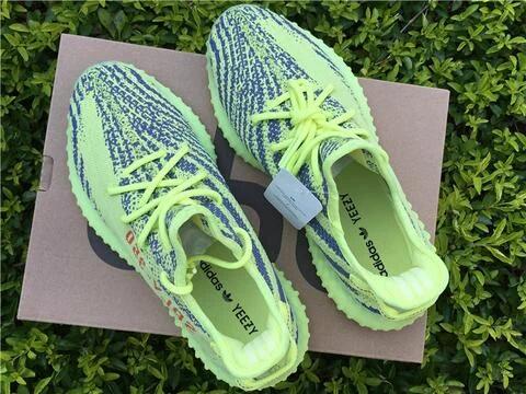 won94012988's tweet photo. (BLACK FRIDAY SALE) Adidas Yeezy Boost 350 V2 "Semi Frozen Yellow" (B37572): $349.95 (https://t.co/hiIsr3OizJ) https://t.co/gK5ZUW1lFL