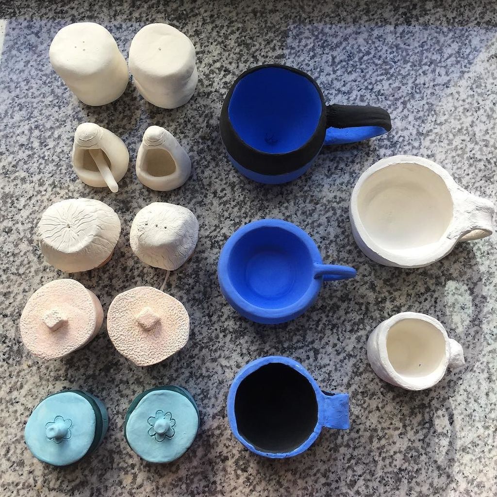 Bisqued! Pinch pot salt cellars and wheel thrown mug collection #taismart #taismoman #highschoolceramics ift.tt/2hItfqx