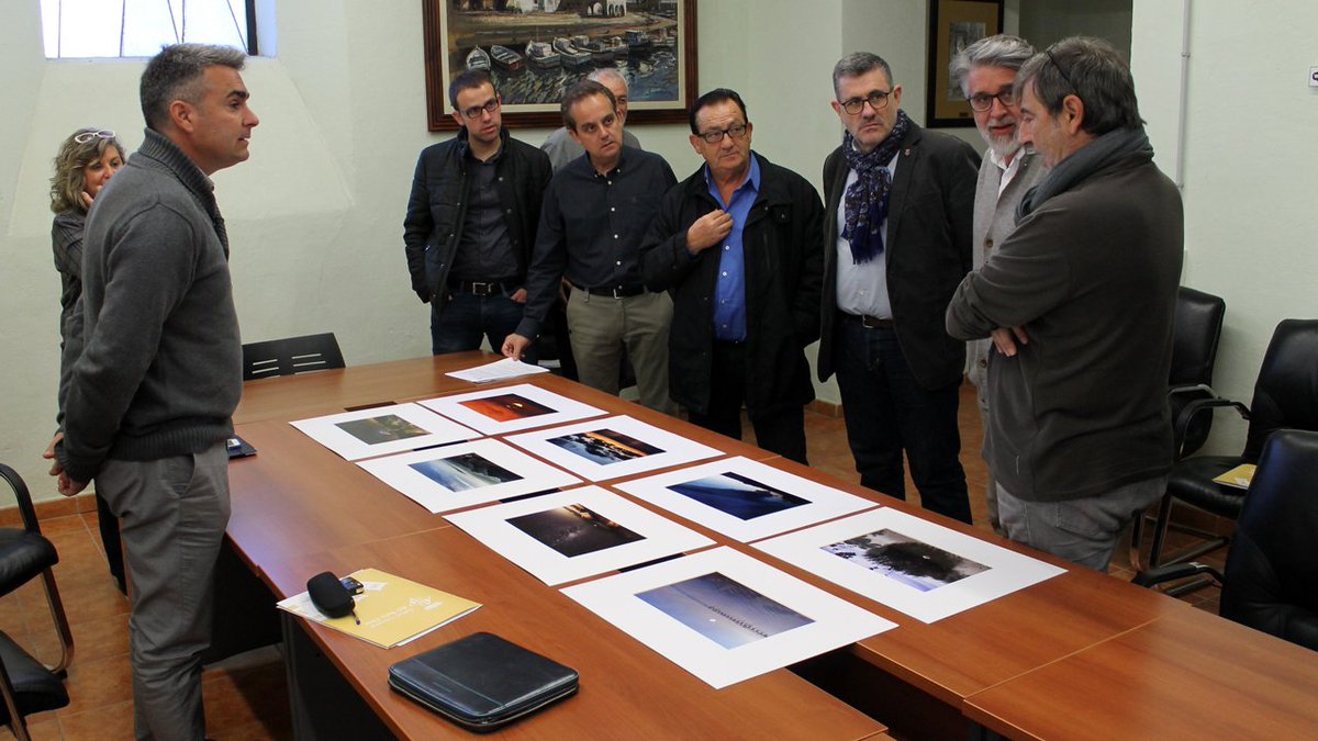 El II Premi Fotogràfic del Consell Consultiu de la Gent Gran del #BaixEbre ja té guanyadors. El jurat s'ha reunit avui, però el seu veredicte no es coneixerà fins l'acte de lliurament dels premis que se celebrarà l'1 de desembre. #Tortosa <a href="/CCBaixEbre/">Consell Comarcal del Baix Ebre</a>