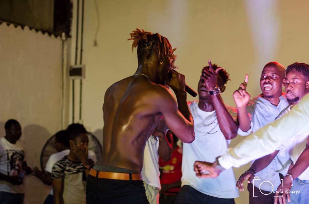 KiraniAYAT's tweet photo. AYAT your style be 24Karat said M.anifest and he never lie. 

#OnipaAkoma 💥 https://t.co/LfgmRGI33S