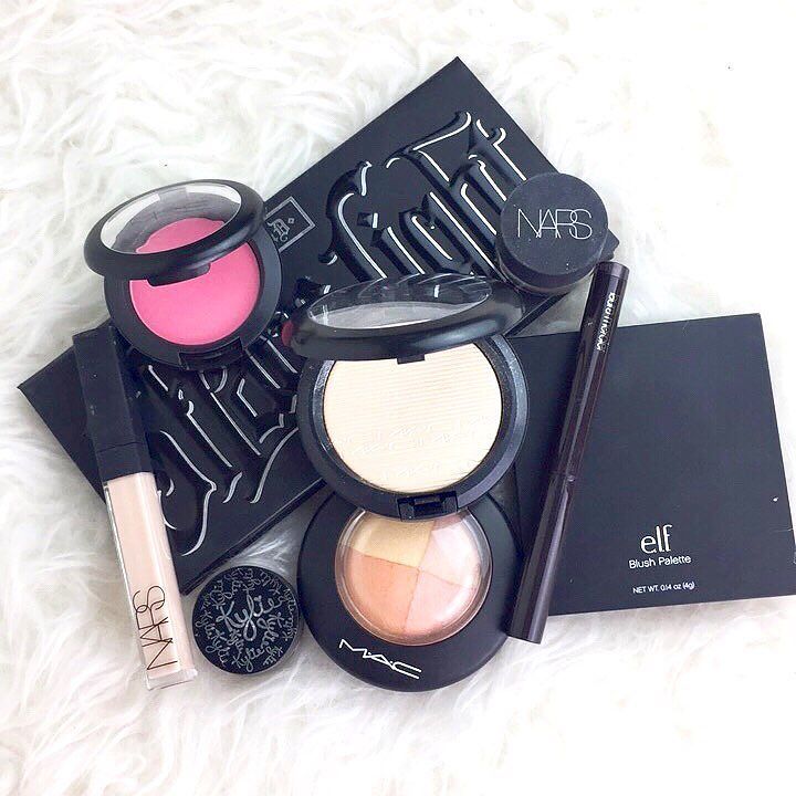 luvmelodyy's tweet photo. 🌻
🌷
🌸
🌺
🌼
☘️
#makeup
#makeupoftheday
#toofacedcosmetics
#makeupobsessed
#makeupmess
#makeupcollection
#igbeauty
#luxurymakeup
#makeuphoarder
#makeupjunkie
#makeuplife
#makeupaddiction
#like4like
#likesforlikes
#flatlays
#makeupismypassion
#makeupcrazy
#makeupb… https://t.co/1VbjMiXHyQ