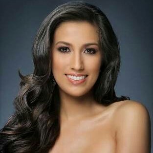 QueenViveFans's tweet photo. You deserve this rachel. We love you 

#MissUniverse #Philippines https://t.co/lfpWz24Uuu