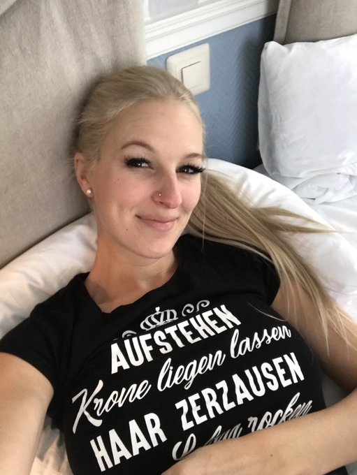 Guten Morgen aus Z&uuml;rich, gestern Abend war echt spannend und eine neue sch&ouml;ne Erfahrung. heute geht es<a href="/tag/srf"class="tags"><span>#srf</span></a><a href="/tag/camangel"class="tags"><span>#camangel</span></a><a href="/tag/sternstunde"class="tags"><span>#sternstunde</span></a>