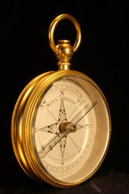 KateFraserRows's tweet photo. This amazingly clever gilt brass Ross pocket compass c1880 not only shows the cardinals and intercardinals, but it tells you in which direction lies London!... #dickwhittington #pocketcompass https://t.co/Fy8I2krmlk https://t.co/smf1fXDmG8