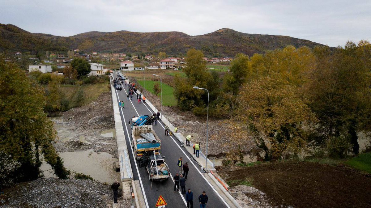 DashCelibashi's tweet photo. Inaugurohet ura e Broshkës një nga investimet më të rëndësishme në Njësitë Administrative të Elbasanit. https://t.co/3oJcWCBk2U https://t.co/S8ERwC1JSJ