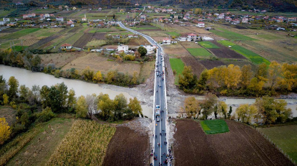 DashCelibashi's tweet photo. Inaugurohet ura e Broshkës një nga investimet më të rëndësishme në Njësitë Administrative të Elbasanit. https://t.co/3oJcWCBk2U https://t.co/S8ERwC1JSJ