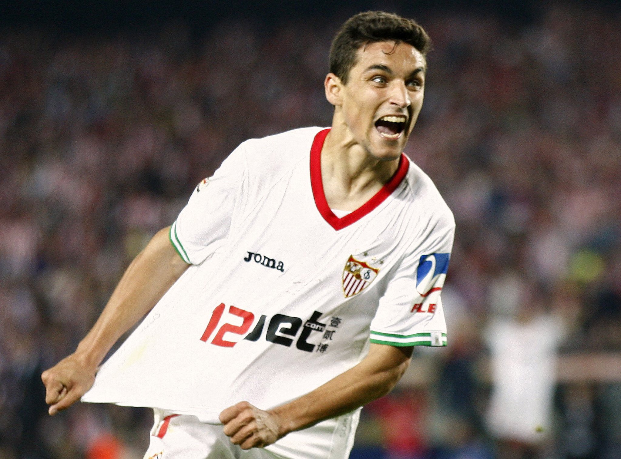 Happy birthday to Sevilla and Spain forward Jesus Navas - formerly of Manchester City - who turns 32 today! 