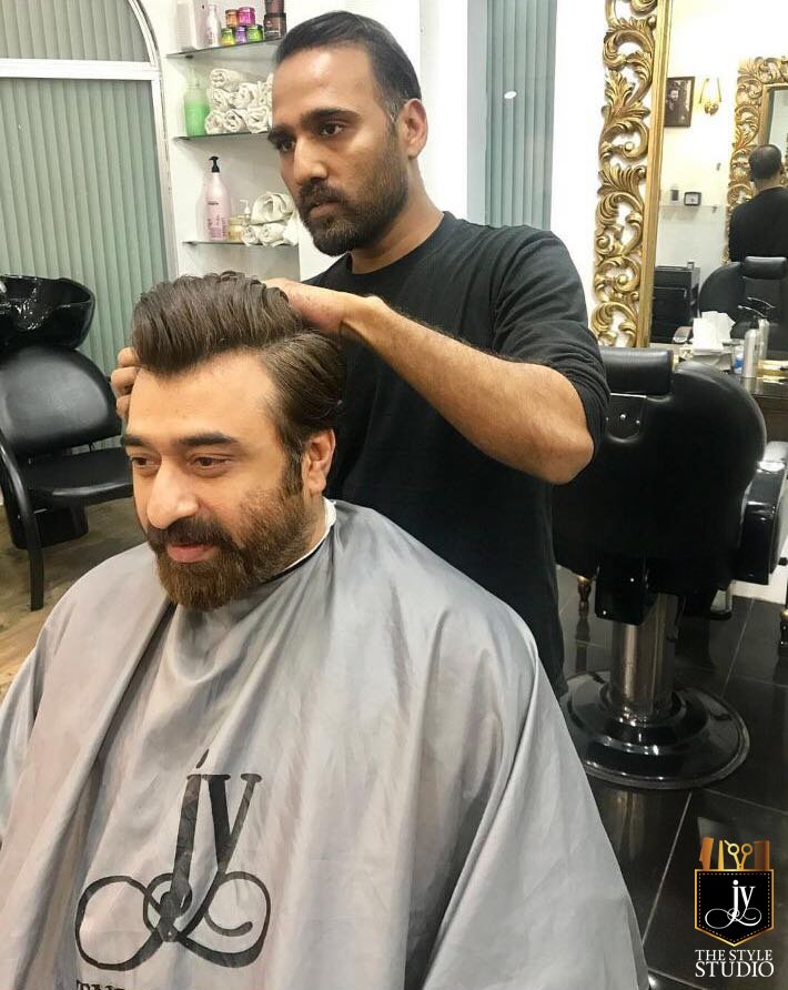 jystylestudio's tweet photo. Our art direct Javed Anwar is a perfectionist! There is no moving from his styling chair until he is satisfied with every strand of hair is perfect. Caught here in action with actor/ Director Yasir Nawaz
#JYthestylestudio #YasirNawaz https://t.co/vHQm72a9nL
