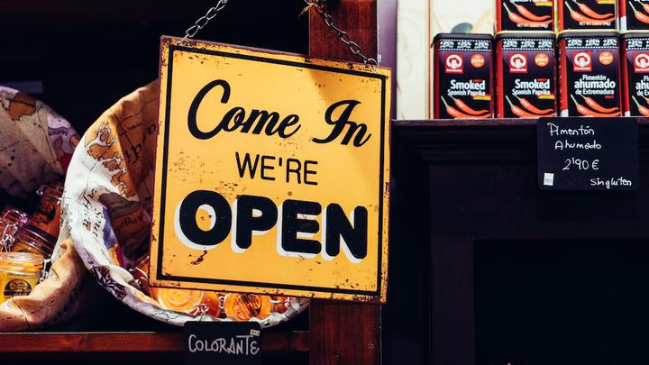 JBourdelin's tweet photo. "Comment on a compris que le #marketing offline n’était pas mort ... Le offline est un tremplin pour le online" | https://t.co/Sb6UrzQP4g via @bymaddyness #MarketingOffline #MarketingOnline #MerciAlfred #newsletter #LeGarage https://t.co/fF72TgFZb4