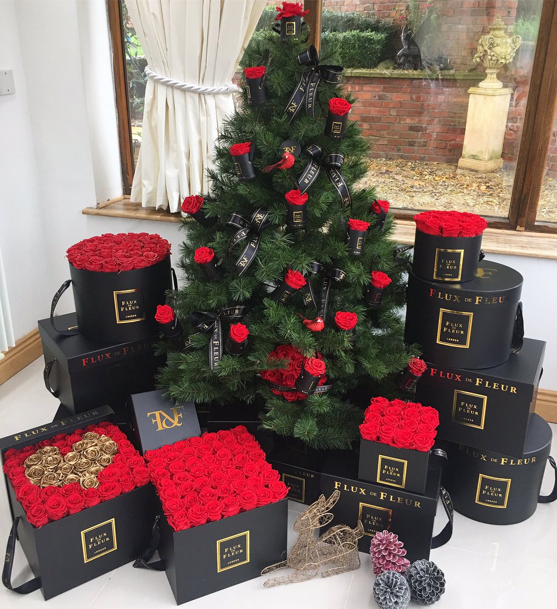 FluxDeFleur's tweet photo. Have you ordered your Christmas gifts?!🎁 Use code BLACKFRIDAY for 25% off - Limited time only! Shop👉🏼 https://t.co/NThOj7QwW6 #blackfriday https://t.co/JopiK7qkhG