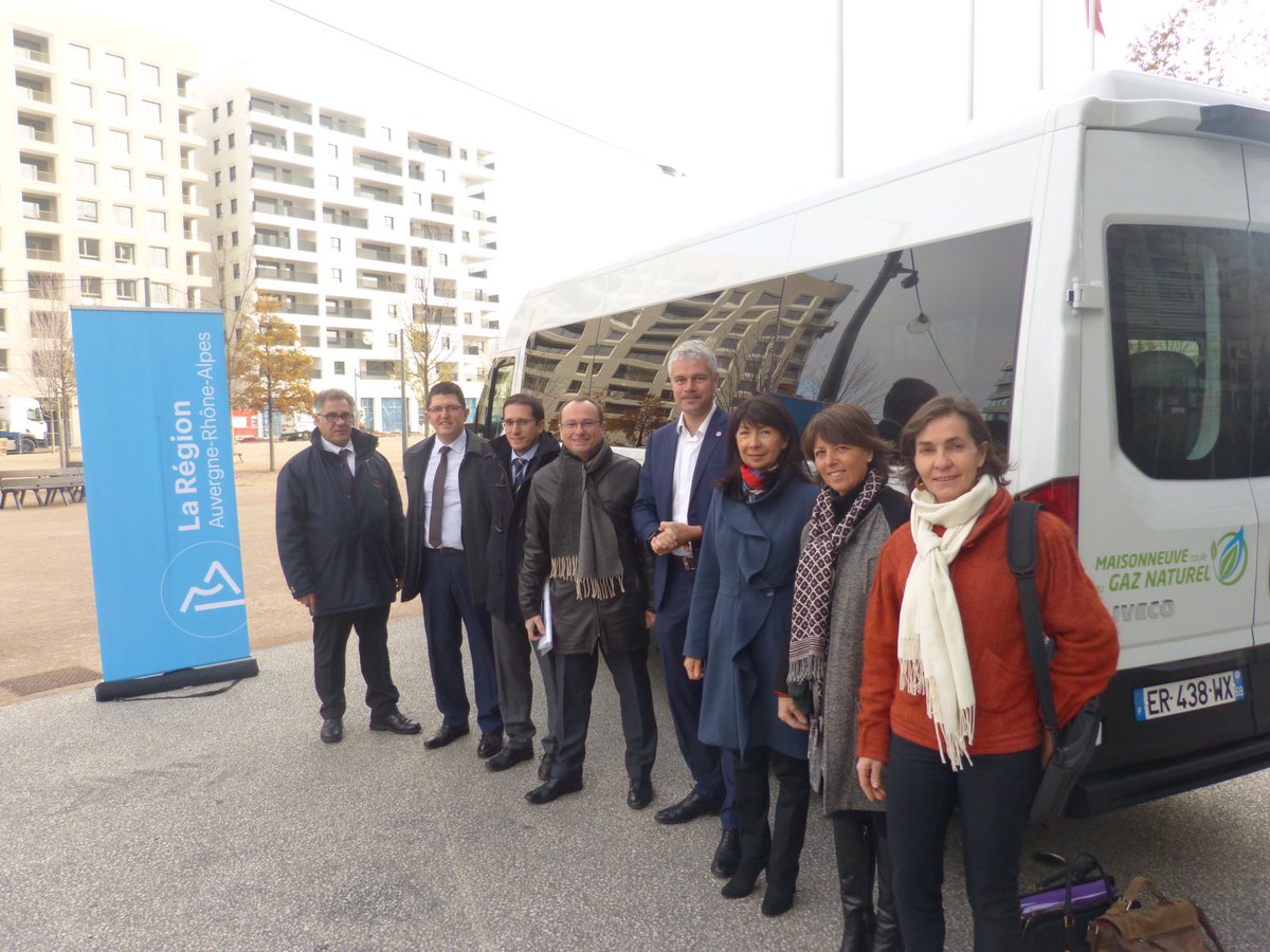 JBMaisonneuve's tweet photo. La région Auvergne Rhône Alpes et son président Laurent Wauquiez soutiennent la filière gaz dans le transports de voyageurs! https://t.co/BJoyAF96Em