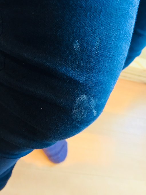 お昼休みにカフェ行ってリラックスしてたけど、 膝見て慌てて帰ってきた！！！恥ずかしい(笑) 昨日の撮影でぶっかけられたやつがまだ残ってた(笑) https://t.co/uqherQih4H<a href="/tag/%E3%82%A4%E3%82%B1%E3%83%A1%E3%83%B3"class="tags"><span>#イケメン</span></a><a href="/tag/%E3%83%95%E3%82%A7%E3%83%A9"class="tags"><span>#フェラ</span></a><a href="/tag/%E3%82%B2%E3%82%A4"class="tags"><span>#ゲイ</span></a><a href="/tag/%E3%82%BB%E3%83%83%E3%82%AF%E3%82%B9"class="tags"><span>#セックス</span></a><a href="/tag/%E5%8B%83%E8%B5%B7"class="tags"><span>#勃起</span></a><a href="/tag/%E3%82%82%E3%81%A3%E3%81%93%E3%82%8A"class="tags"><span>#もっこり</span></a><a href="/tag/%E3%83%8E%E3%83%B3%E3%82%B1"class="tags"><span>#ノンケ</span></a>