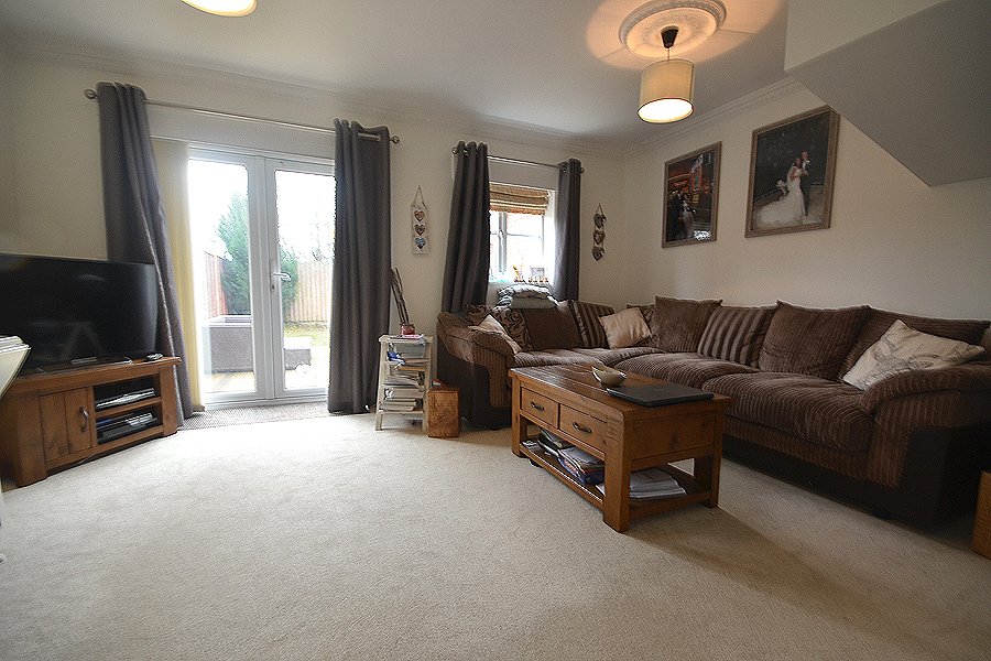 Samuels Estate Agent tweet media