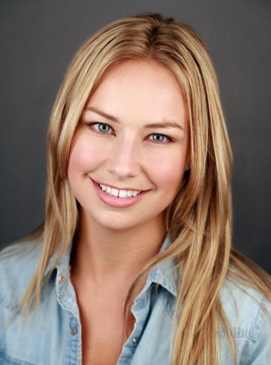 5essential's tweet image. Introducing @ElleDDublin who played Jasmina in our short film THE APPIEORTH which will feature in episode 4 of PENNYVILLE.#horror #webseries