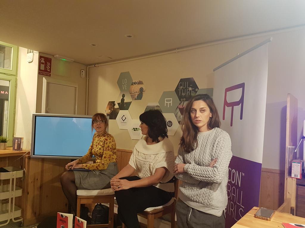 Exmas_Aragon's tweet photo. En la presentación del libro #detacon. Historias de mujeres y fútbol... https://t.co/Rwncm9ifTp