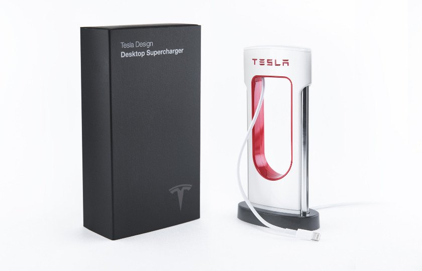 joeurd's tweet photo. Los nuevos productos "para las masas" de Tesla ya no son coches, sino baterías portátiles para móviles https://t.co/RLK62CP18d https://t.co/oDKyz3xy7U