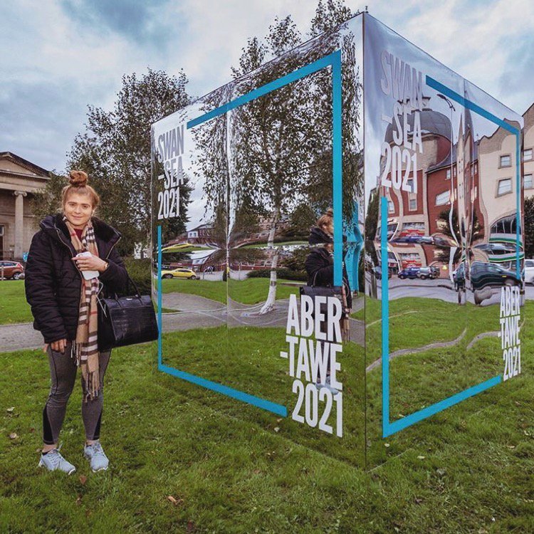 StudioBolt's tweet image. The giant mirrorcube from our #Swansea2021 campaign (collaborating with the wonderful @fanslikeagency) outside the Swansea Museum. #swanseaisculture #swansea #experientialdesign #creativedirection #advertising #graphicdesign #dorset #bournemouth
