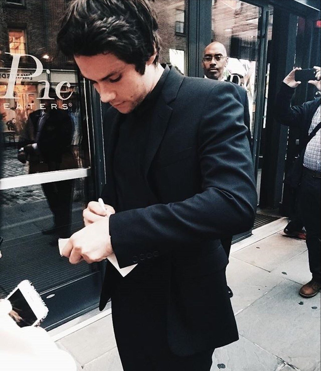korean__pelmen's tweet photo. Ох, мужиик
В любом возрасте шикарен 
Это магия вне Хогвартса
#dilanobrien https://t.co/cHIuOvFe7F