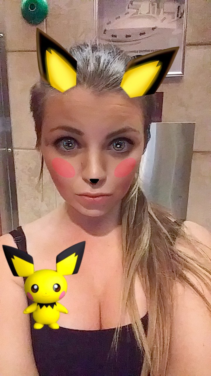 #PokemonIChooseYou  #pikachuselfie #pikapika https://t.co/g85O2aUOqB