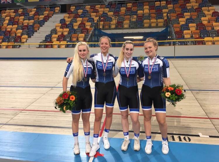 TWCdeKempen's tweet photo. Joan de Bruyn wint brons op het NK ploegachtervolging https://t.co/MQohMBYwOK